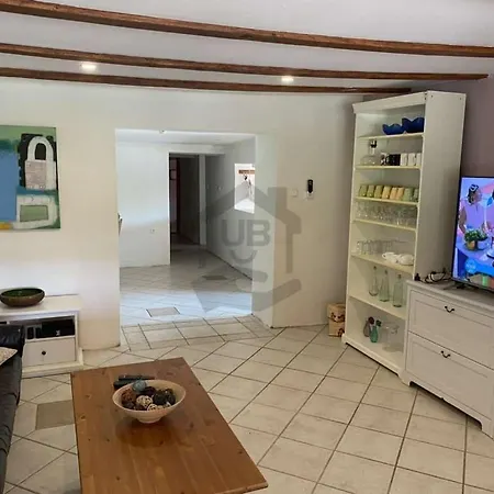 Karina Nyaralo Medencevel Ferienhaus *